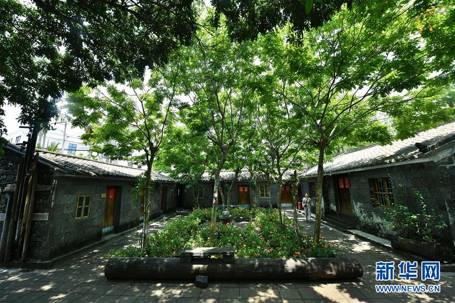 (新華全媒頭條·走向我們的小康生活·圖文互動)(16)留住鄉愁留住美——千村競秀綴瓊州