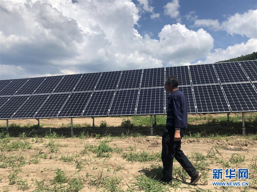 (決戰(zhàn)決勝脫貧攻堅·圖文互動)(2)石頭縫里“種太陽”