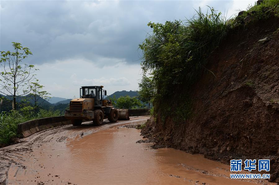 (防汛抗洪·圖文互動)(5)修路通水忙重建 補種搶收復生產——湘西山洪后恢復生產生活見聞