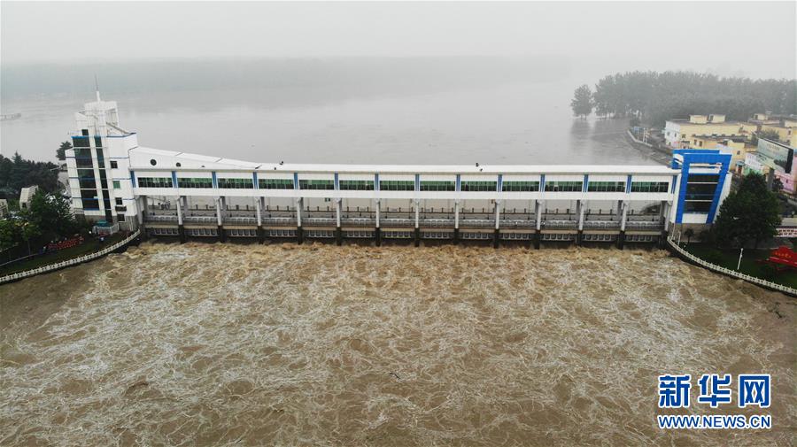 (新華全媒頭條·圖文互動)(4)筑起共御水患的鋼鐵長堤——戰洪一線的“干群關系新答卷”