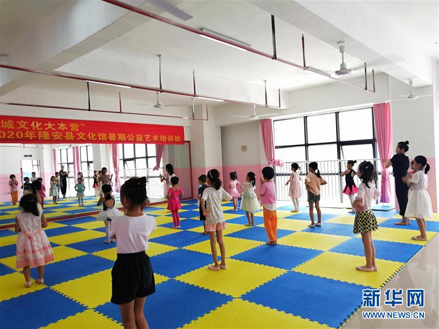 (特別的暑期生活·圖文互動)(2)她們的愿望,在這個假期實現——廣西隆安易地扶貧搬遷安置區(qū)暑期見聞