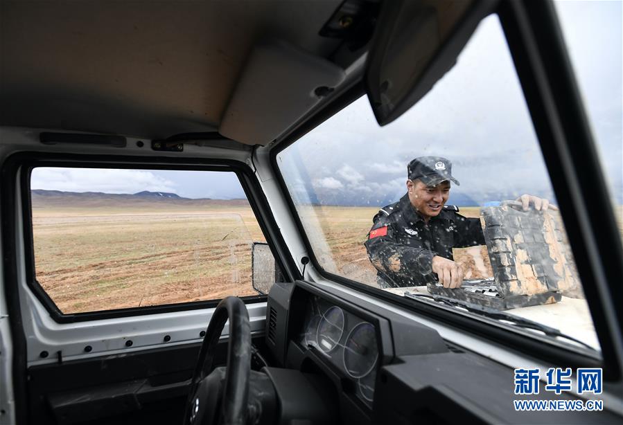 (圖文互動)(2)記者手記:可可西里,“挪”向“藏羚羊大產房”的14個半小時