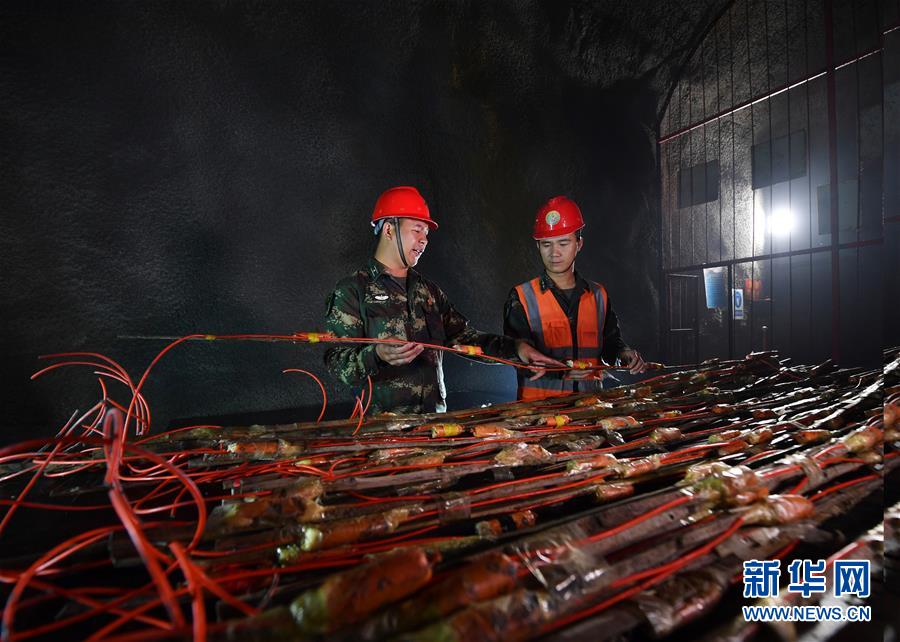 (軍事·圖文互動)(4)為導彈筑巢的“彝族雄鷹”——記“最美新時代革命軍人”沙子呷
