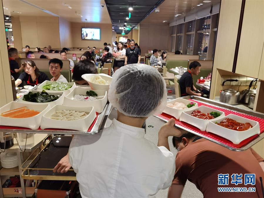 (在習(xí)近平新時(shí)代中國(guó)特色社會(huì)主義思想指引下——新時(shí)代新作為新篇章·習(xí)近平總書(shū)記關(guān)切事·圖文互動(dòng))(2)珍惜盤(pán)中餐,狠剎浪費(fèi)風(fēng)——各地積極行動(dòng)堅(jiān)決制止餐飲浪費(fèi)