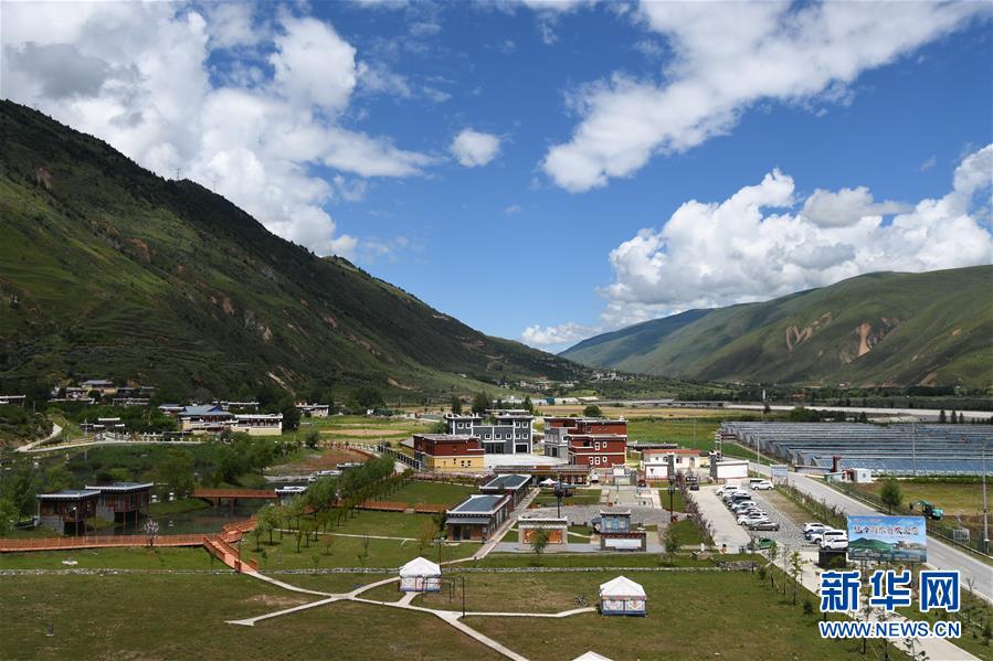 (鄉(xiāng)村振興·圖文互動(dòng))(2)村里來了位“掏糞書記”