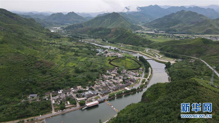 （新華全媒頭條·走向我們的小康生活·圖文互動）（5）長城腳下，小康村串成“珍珠鏈”