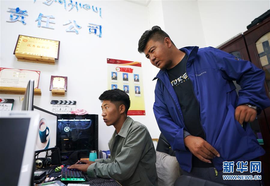 (新華全媒頭條·走向我們的小康生活·決戰(zhàn)決勝脫貧攻堅·圖文互動)(11)高原上綻放的光芒——來自青海攻克深度貧困堡壘的故事