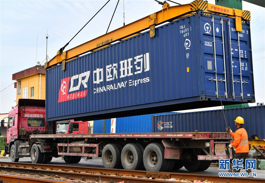 （特區(qū)40年?圖文互動(dòng)）（1）廈庇五洲客 門納萬頃濤——廈門經(jīng)濟(jì)特區(qū)40年發(fā)展紀(jì)實(shí)