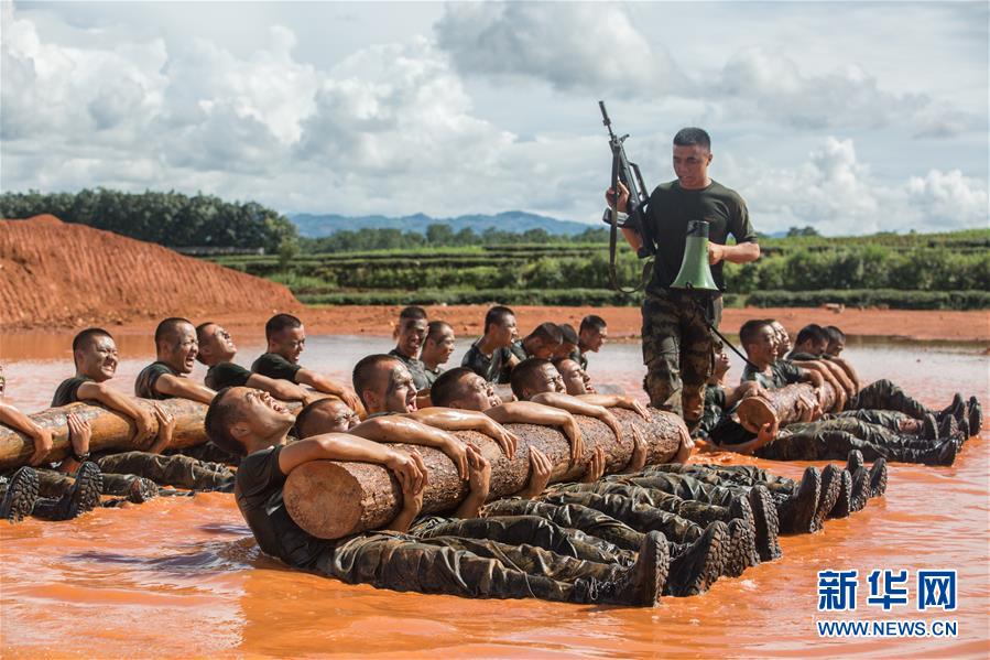 (圖文互動)(3)守護平安的“鋼刀傳人”——記武警云南總隊某支隊機動一中隊
