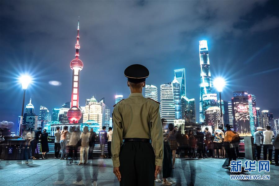 （圖文互動）（6）武警官兵“雙節(jié)”堅(jiān)守戰(zhàn)位保平安