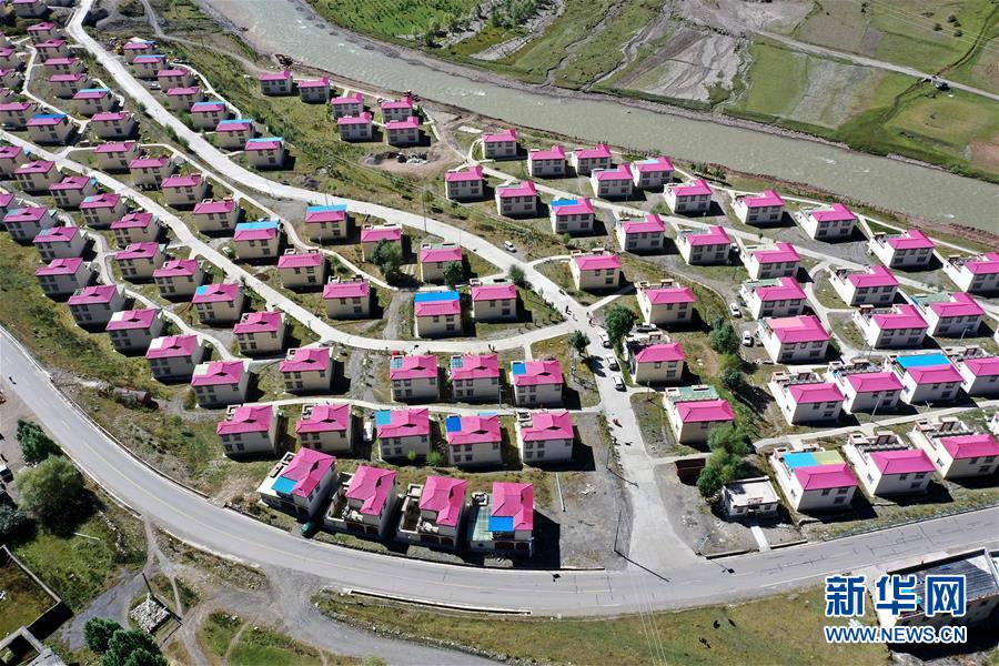 （西藏昌都解放70周年·圖文互動）（6）高原小鎮“搬”來一家“商業綜合體”