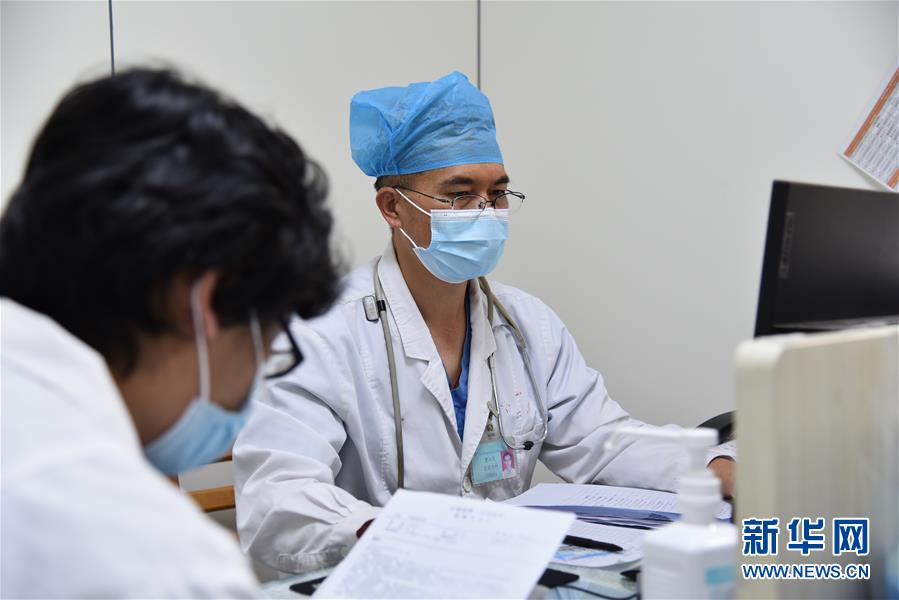 （圖文互動）（4）醫療服務“不打烊”——國慶假期醫院走訪見聞