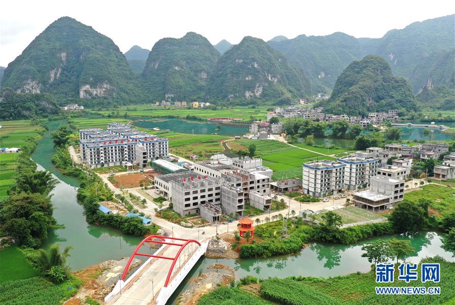 (新華全媒頭條·圖文互動(dòng))(7)決戰(zhàn)千山萬弄間——廣西“極貧角落”最后攻堅(jiān)記