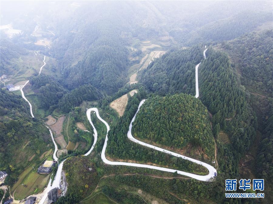 #(社會(huì))(1)貴州遵義:打通“毛細(xì)血管”建全農(nóng)村交通網(wǎng)絡(luò)