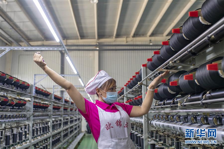 (新華全媒頭條·圖文互動)(8)新天地 新兒女 新奇跡——脫貧攻堅(jiān)繪就新疆新圖景