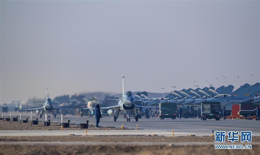 (圖文互動(dòng))(1)空軍某試驗(yàn)訓(xùn)練基地:戈壁深處崛起軍事科技人才高地