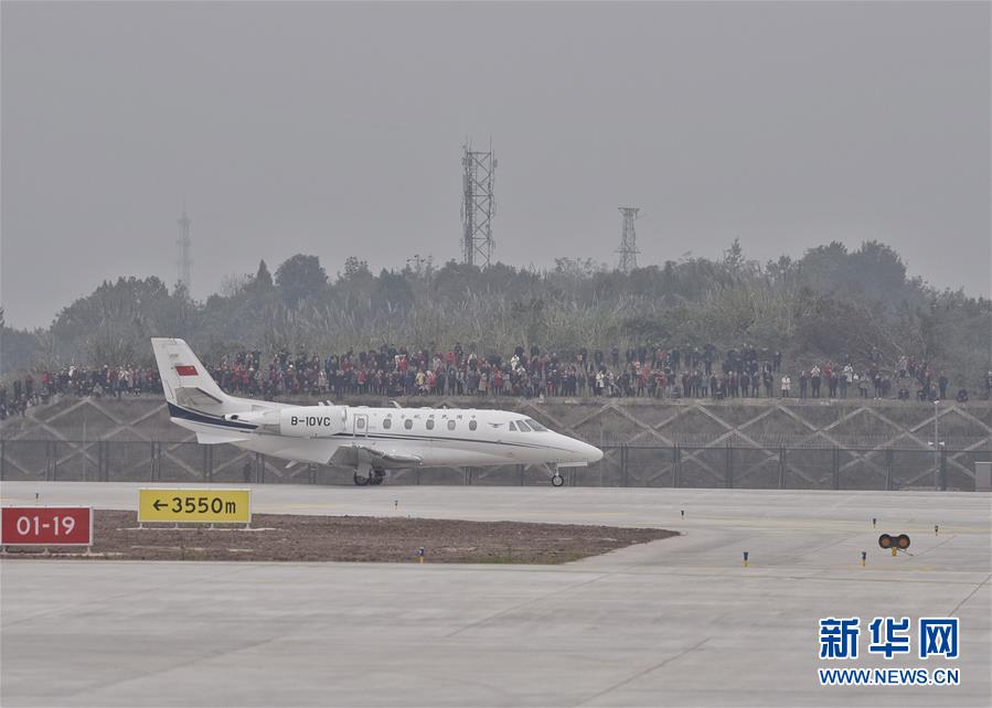 (經濟)(3)成都天府國際機場開始校飛