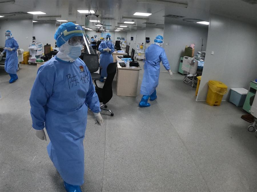 (抗疫先進(jìn)事跡·圖文互動)(4)“除了勝利,別無選擇!”——記“人民英雄”國家榮譽稱號獲得者、軍事科學(xué)院軍事醫(yī)學(xué)研究院研究員陳薇