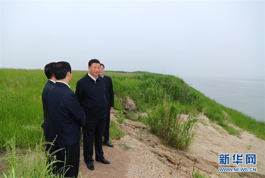 (時(shí)政)(16)習(xí)近平主持召開深入推動(dòng)長(zhǎng)江經(jīng)濟(jì)帶發(fā)展座談會(huì)并發(fā)表重要講話