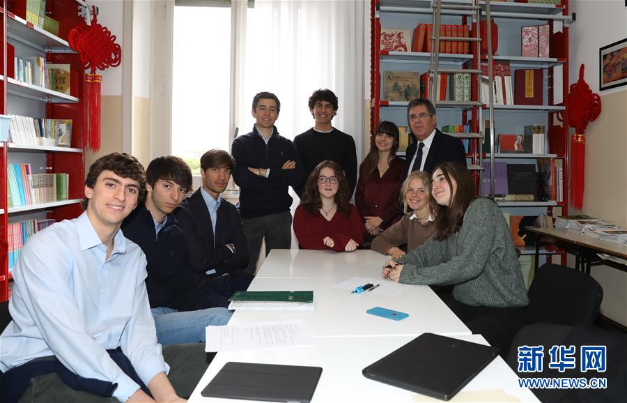 (國際·出訪配合·圖文互動)(1)通訊:我們的夢想里一定有中國——意大利羅馬國立住讀學(xué)校師生熱議習(xí)近平主席回信