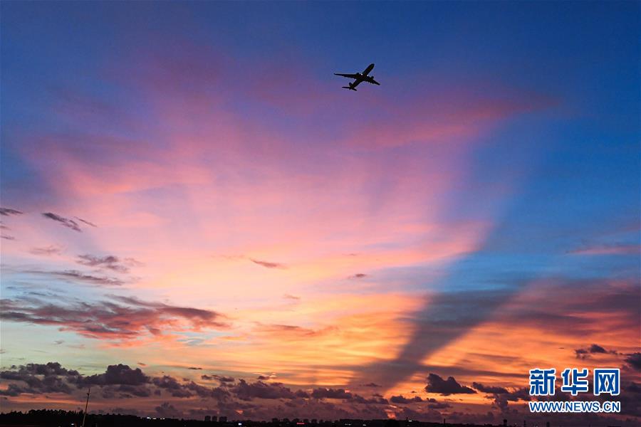 (在習近平新時代中國特色社會主義思想指引下——新時代新作為新篇章·習近平總書記關切事·圖文互動)(6)感受開放新魅力——海南自由貿(mào)易港建設開局觀察