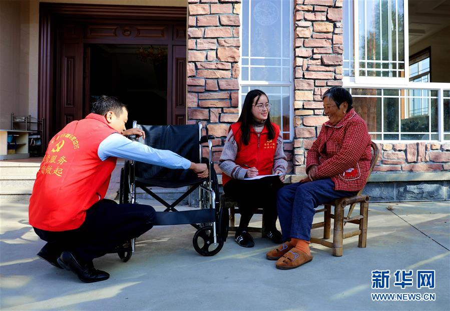 (新華全媒頭條·總書(shū)記推動(dòng)的改革身邊事·行政體制改革篇·圖文互動(dòng))(4)特寫:追問(wèn)“一件事”