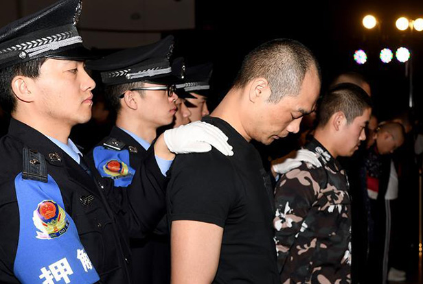 陜西省西安市新城區人民法院依法對韓某某等8人非法高利放貸、暴力討債涉黑一案公開宣判