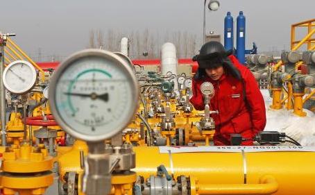 這個春節，他們留在工地和單位過年