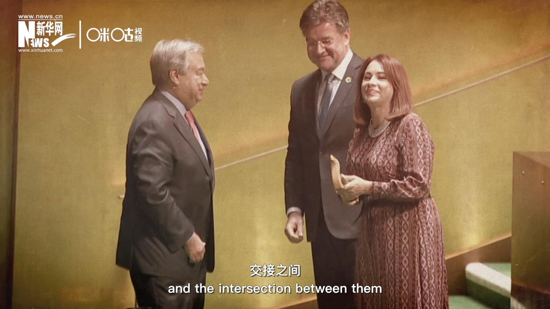 一起一落，交接之間，除了莊嚴(yán)的儀式感，更是使命的傳承。