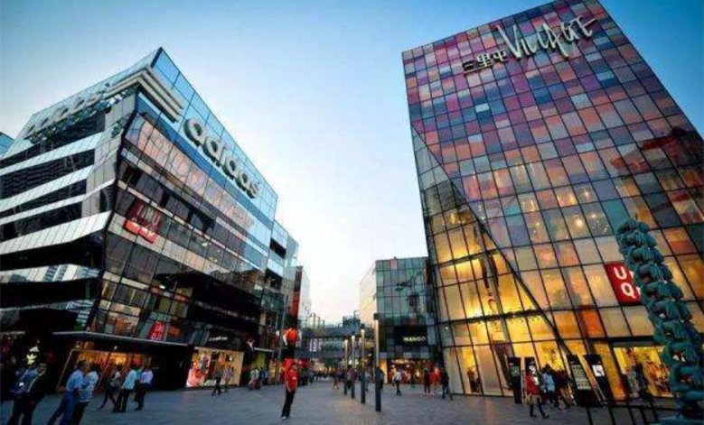 線下遭遇停業(yè)潮，球鞋市場(chǎng)如何自救？