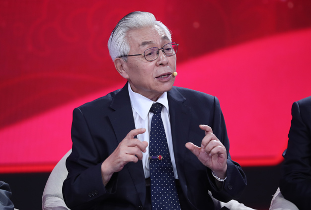 月亮離地球最近，是到達各個遙遠天體的一個‘轉運站’。