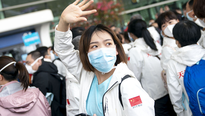 揮別武漢，她又回到“紅區”