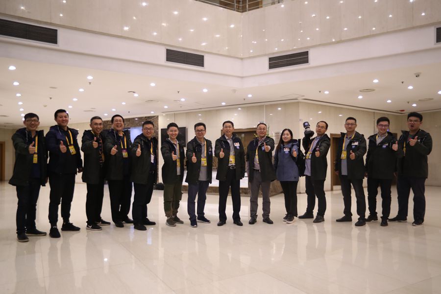 新華網(wǎng)國慶前方報道團(tuán)隊，出發(fā)啦！