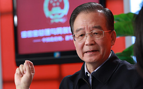 溫家寶總理接受中國政府網、新華網聯合專訪并與網友在線交流