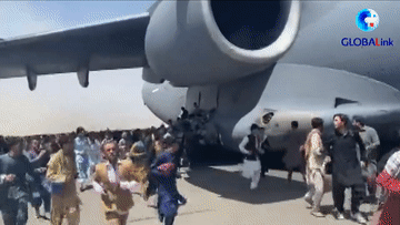 全球連線丨慘?。】Σ紶枡C場現場