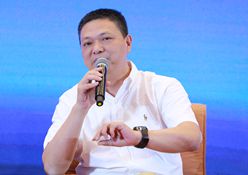 中山大學第五醫院院長單鴻在“介入治療”對話環節發言