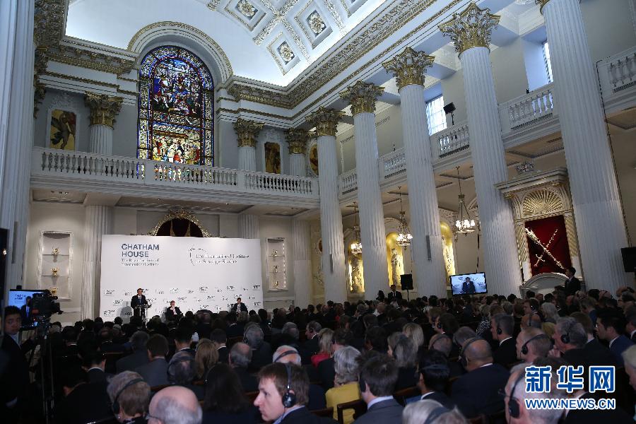 6月18日,國務(wù)院總理李克強在倫敦金融城市長官邸面向英國皇家國際問題研究所和國際戰(zhàn)略研究所兩大智庫發(fā)表題為《共建包容發(fā)展的美好世界》的演講。新華社記者 龐興雷 攝 6月18日,國務(wù)院總理李克強在倫敦金融城市長官邸面向英國皇家國際問題研究所和國際戰(zhàn)略研究所兩大智庫發(fā)表題為《共建包容發(fā)展的美好世界》的演講。新華社記者 龐興雷 攝
