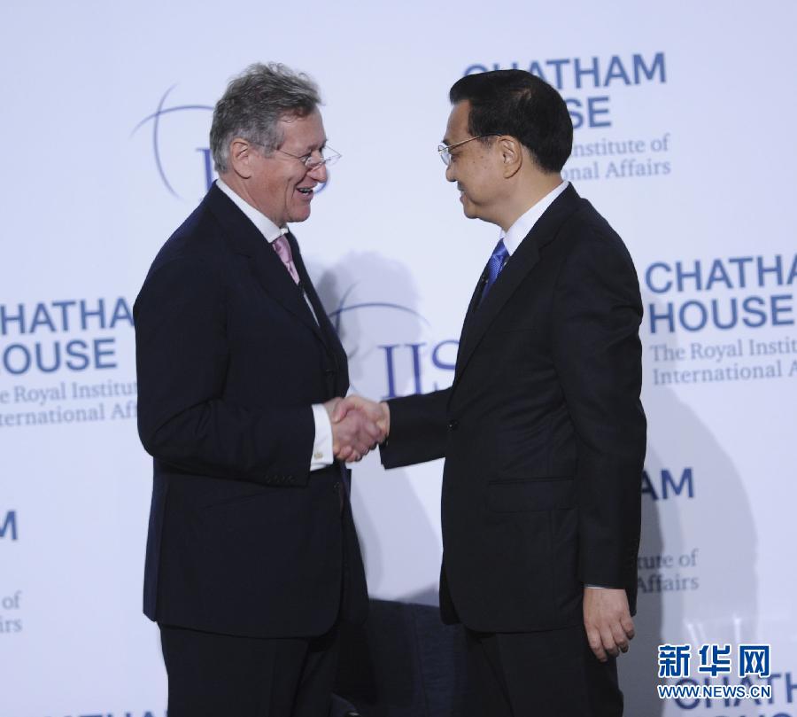 6月18日,國務(wù)院總理李克強在倫敦金融城市長官邸面向英國皇家國際問題研究所和國際戰(zhàn)略研究所兩大智庫發(fā)表題為《共建包容發(fā)展的美好世界》的演講。新華社記者 張鐸 攝 6月18日,國務(wù)院總理李克強在倫敦金融城市長官邸面向英國皇家國際問題研究所和國際戰(zhàn)略研究所兩大智庫發(fā)表題為《共建包容發(fā)展的美好世界》的演講。新華社記者 張鐸 攝