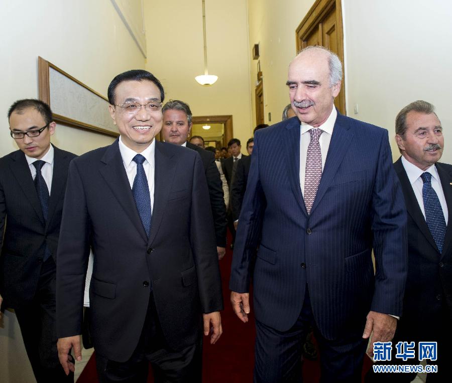 6月19日,國務院總理李克強在希臘議會大廈會見希臘議長米馬拉基斯。新華社記者 王曄 攝 6月19日,國務院總理李克強在希臘議會大廈會見希臘議長米馬拉基斯。新華社記者 王曄 攝