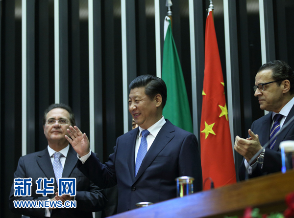 7月16日，國家主席習近平在巴西國會發表《弘揚傳統友好共譜合作新篇》的演講。 新華社記者 蘭紅光 攝 