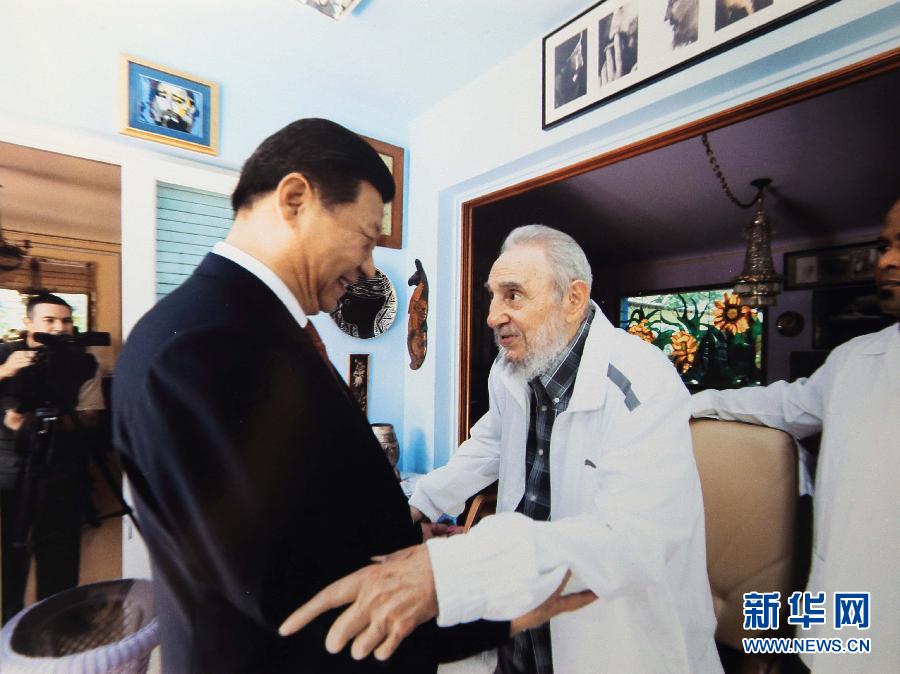 當地時間7月22日，國家主席習近平在哈瓦那親切探望古巴革命領袖菲德爾·卡斯特羅。 新華社發