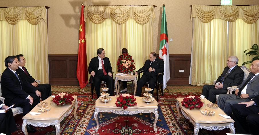 11月2日，正在阿爾及利亞進行正式友好訪問的全國政協主席俞正聲在阿爾及爾會見阿總統布特弗利卡。 新華社記者 張鐸 攝