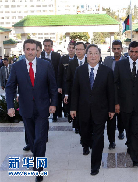 11月9日,正在約旦進(jìn)行正式友好訪問的全國政協(xié)主席俞正聲在安曼會(huì)見約旦眾議院代議長薩法迪。 新華社記者 劉衛(wèi)兵 攝 11月9日,正在約旦進(jìn)行正式友好訪問的全國政協(xié)主席俞正聲在安曼會(huì)見約旦眾議院代議長薩法迪。 新華社記者 劉衛(wèi)兵 攝