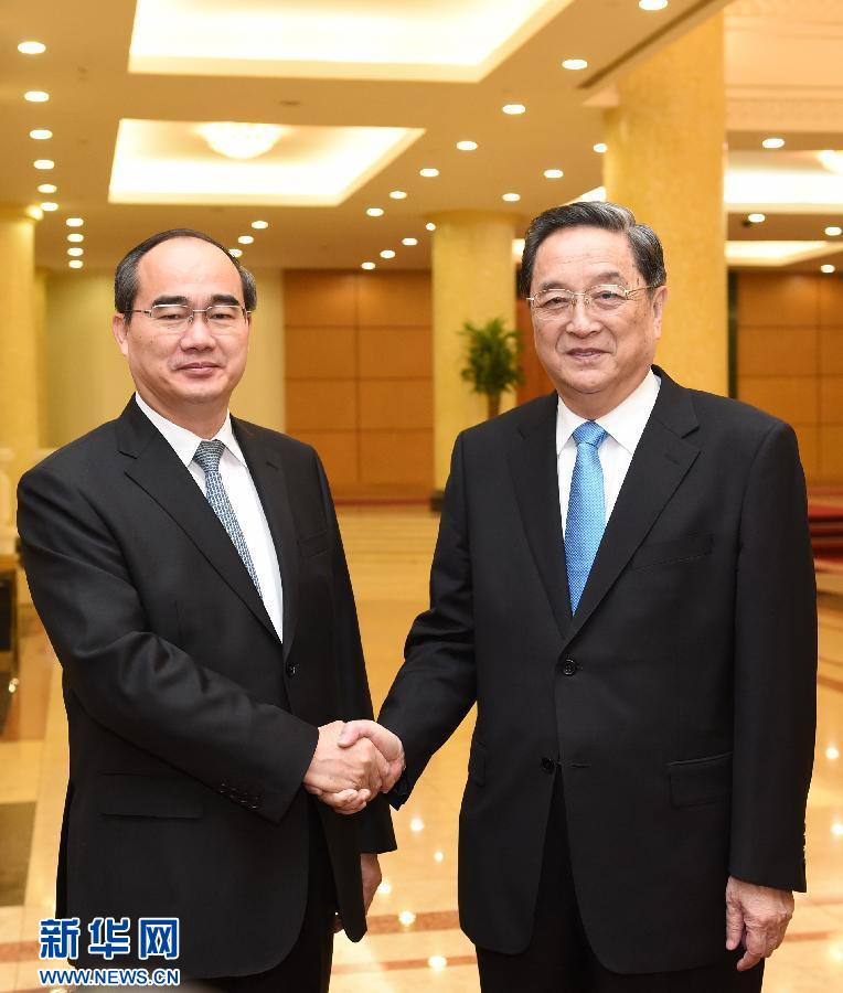 12月25日至27日,中共中央政治局常委、全國政協(xié)主席俞正聲對越南進行正式訪問。這是12月26日,俞正聲在河內與越南祖國陣線主席阮善仁舉行會談。 新華社記者劉建生攝 12月25日至27日,中共中央政治局常委、全國政協(xié)主席俞正聲對越南進行正式訪問。這是12月26日,俞正聲在河內與越南祖國陣線主席阮善仁舉行會談。 新華社記者劉建生攝