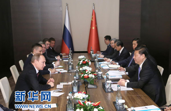 11月15日，國家主席習近平在土耳其安塔利亞會見俄羅斯總統普京。 新華社記者馬占成攝