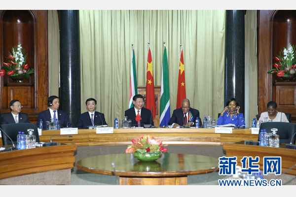 12月2日,國(guó)家主席習(xí)近平在比勒陀利亞同南非總統(tǒng)祖馬舉行會(huì)談。 新華社記者 馬占成 攝 12月2日,國(guó)家主席習(xí)近平在比勒陀利亞同南非總統(tǒng)祖馬舉行會(huì)談。 新華社記者 馬占成 攝