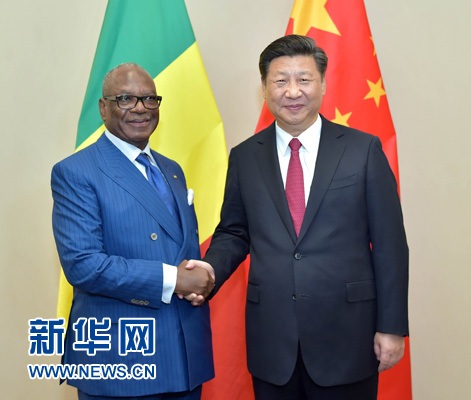 12月3日，國家主席習近平在約翰內斯堡會見馬里總統凱塔。新華社記者 李濤 攝 