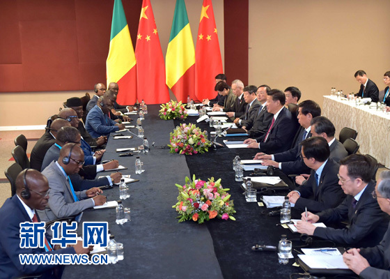 12月3日，國家主席習近平在約翰內斯堡會見馬里總統凱塔。新華社記者 李濤 攝