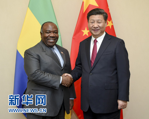 12月3日,國(guó)家主席習(xí)近平在約翰內(nèi)斯堡會(huì)見加蓬總統(tǒng)邦戈。新華社記者 謝環(huán)馳 攝 12月3日,國(guó)家主席習(xí)近平在約翰內(nèi)斯堡會(huì)見加蓬總統(tǒng)邦戈。新華社記者 謝環(huán)馳 攝