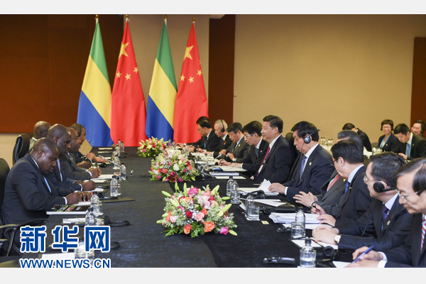 12月3日,國(guó)家主席習(xí)近平在約翰內(nèi)斯堡會(huì)見加蓬總統(tǒng)邦戈。新華社記者 謝環(huán)馳 攝 12月3日,國(guó)家主席習(xí)近平在約翰內(nèi)斯堡會(huì)見加蓬總統(tǒng)邦戈。新華社記者 謝環(huán)馳 攝